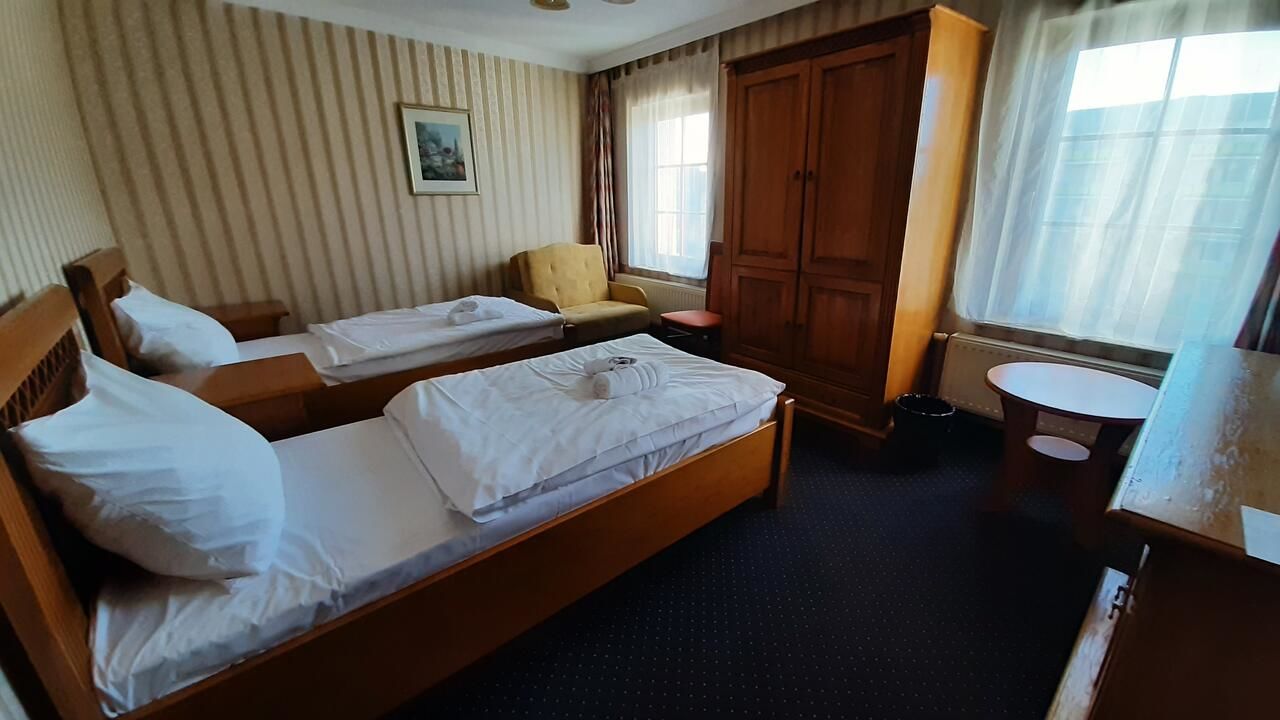 Отель Hotel Janków Жары
